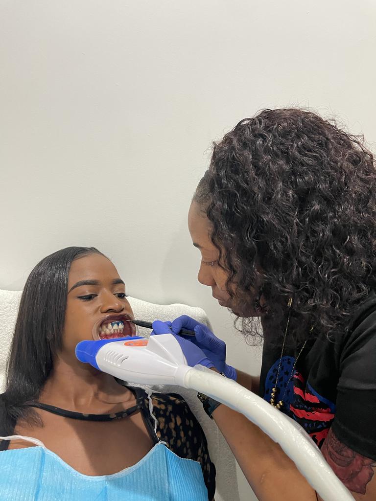 Master Class - Teeth Whitening + Tooth Gems